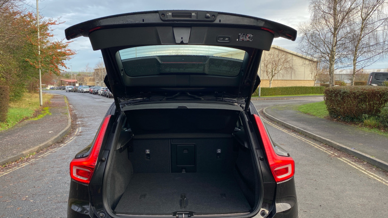 Volvo Xc40 2.0 B4P Inscription Pro 5dr Auto Petrol Estate